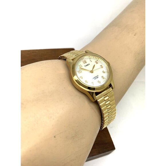 Timex Women's Watch T2M827 Gold Tone Stainless Steel Expansion Band Indiglo 25mm - Picture 5 of 14